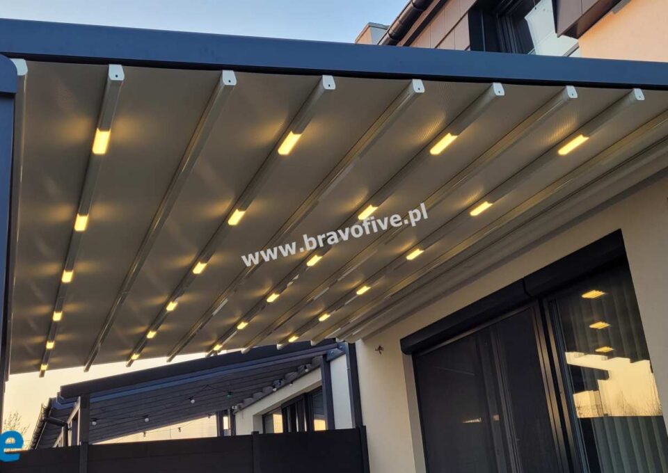 Otwierany dach pergoli aluminiowej z oświetleniem LED