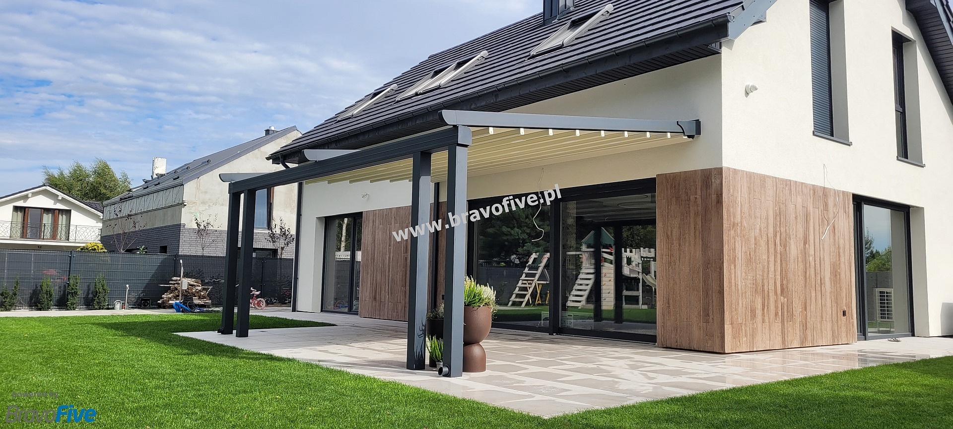 Pergola aluminiowa z otwieranym dachem Pergola aluminiowa z otwieranym dachem