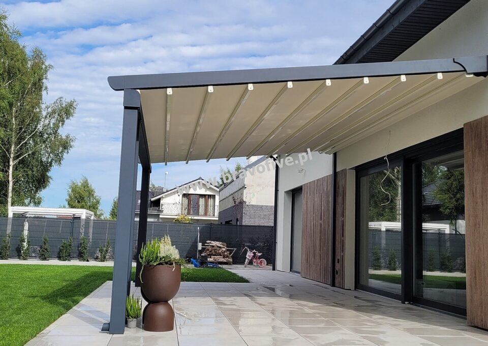 Pergola tarasowa z otwieranym dachem i oświetleniem LED