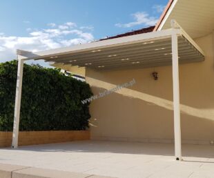 nowoczesne zadaszenie tarasu z ruchomym dachem, zadaszenie tarasu z otwieranym dachem, pergola aluminiowa