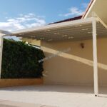 nowoczesne zadaszenie tarasu z ruchomym dachem, zadaszenie tarasu z otwieranym dachem, pergola aluminiowa