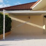 nowoczesne zadaszenie tarasu z ruchomym dachem, zadaszenie tarasu z otwieranym dachem, pergola aluminiowa