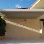 nowoczesne zadaszenie tarasu z ruchomym dachem, zadaszenie tarasu z otwieranym dachem, pergola aluminiowa
