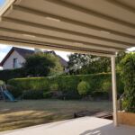 nowoczesne zadaszenie tarasu z ruchomym dachem, zadaszenie tarasu z otwieranym dachem, pergola aluminiowa