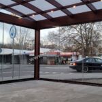 zadaszenie ogr&oacute;dka gastronomicznego, zadaszenie z drewna, zadaszenie z poliwęglanu, zadaszenie tarasu z drewna, nowoczesne zadaszenie tarasu , szklenia przesuwne, szklenia stałe , szyby przesuwne