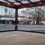 zadaszenie ogr&oacute;dka gastronomicznego, zadaszenie z drewna, zadaszenie z poliwęglanu, zadaszenie tarasu z drewna, nowoczesne zadaszenie tarasu , szklenia przesuwne, szklenia stałe , szyby przesuwne