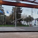 zadaszenie ogr&oacute;dka gastronomicznego, zadaszenie z drewna, zadaszenie z poliwęglanu, zadaszenie tarasu z drewna, nowoczesne zadaszenie tarasu , szklenia przesuwne, szklenia stałe , szyby przesuwne