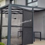 Akuminiowe-zadaszenie-tarasu-z-sciankami-zaluzjowymi