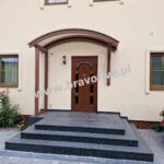 Zadaszenie wejścia ze ścianką boczną model RADIAN