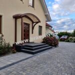 Zadaszenie wejścia ze ścianką boczną model RADIAN